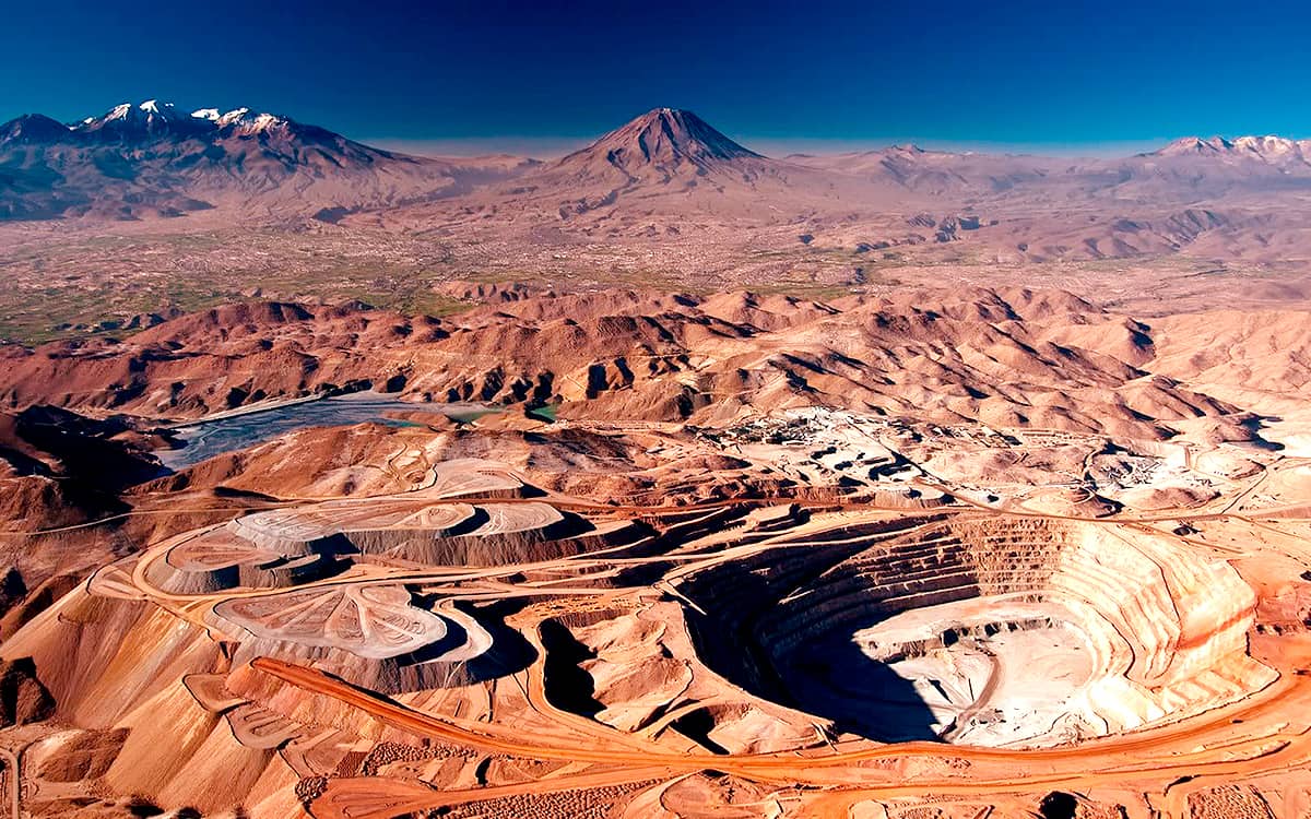 Chile tiene las mayores reservas de cobre del planeta: 180 de las 980 millones de toneladas del mundo