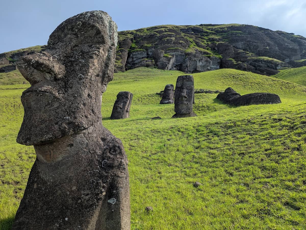 Del suelo de Rapa Nui salió un fármaco global, y la biología mundial lleva su nombre