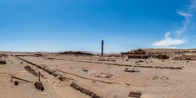 Panorámica de la oficina salitrera de Humberstone, pueblo abandonado en el desierto de Tarapacá